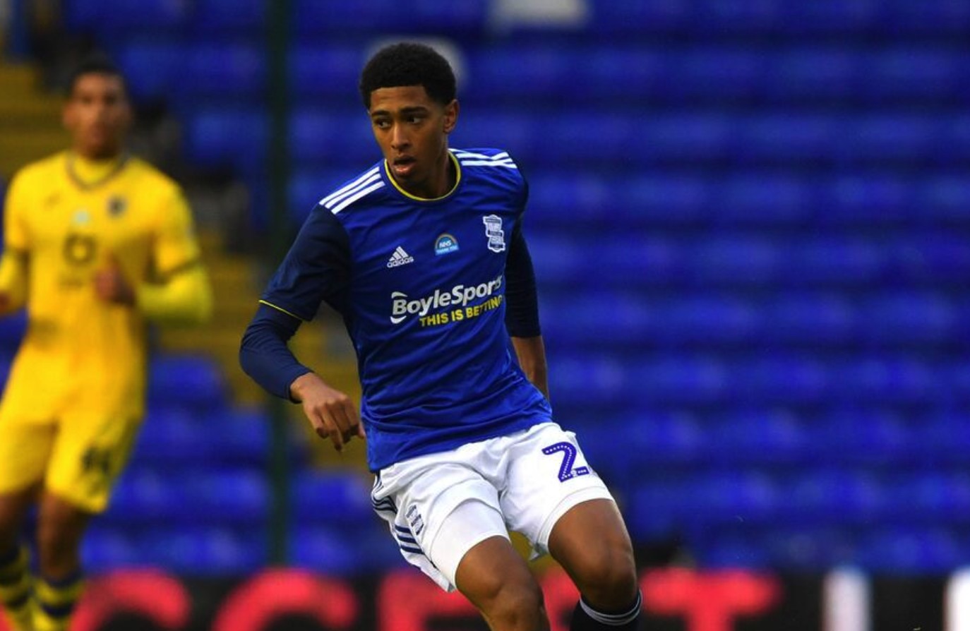 世体：巴萨已提交申请，希望在11月29日对阿拉维斯时重返诺坎普（世体：巴萨提交申请，计划在11月29日对阵阿拉维斯时回归诺坎普）