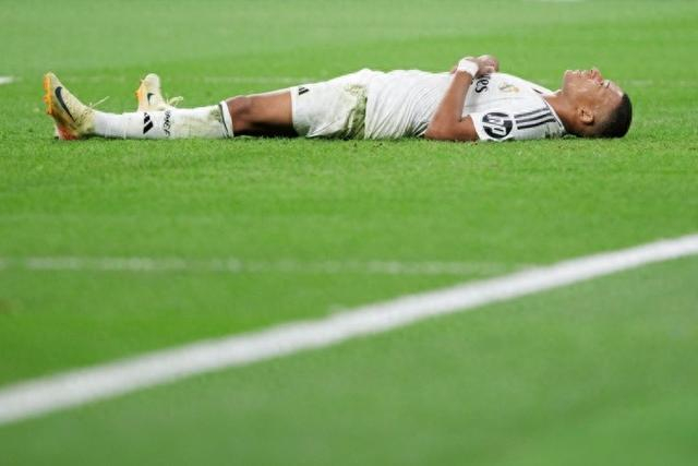 祸从口出！官方：多次争议言论，艾梅加被斯特拉斯堡队内禁赛（斯特拉斯堡官方：艾梅加因多次争议言论被内部停赛）