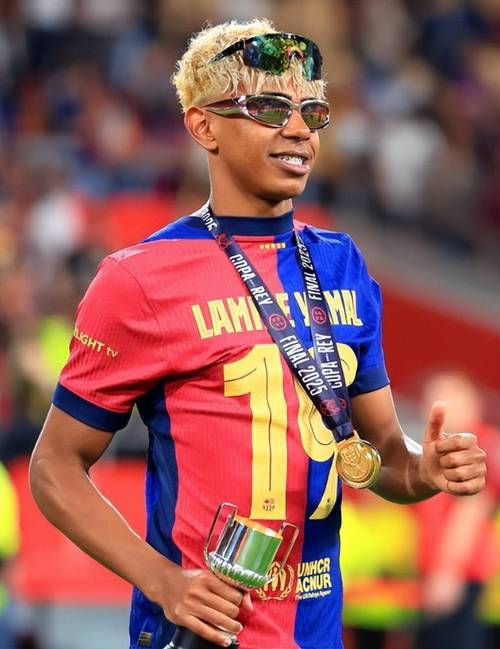 斯洛伐克1-0北爱尔兰，托马斯-博贝塞克一击制胜（博贝塞克制胜球助斯洛伐克1比0击败北爱尔兰）