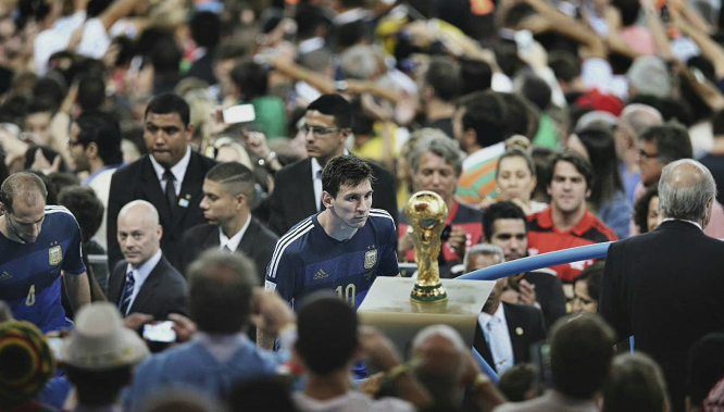 王者回归！博格巴雨中亮相法甲，过去816天他经历了什么？（博格巴雨中重返法甲：阔别816天，他经历了什么？）