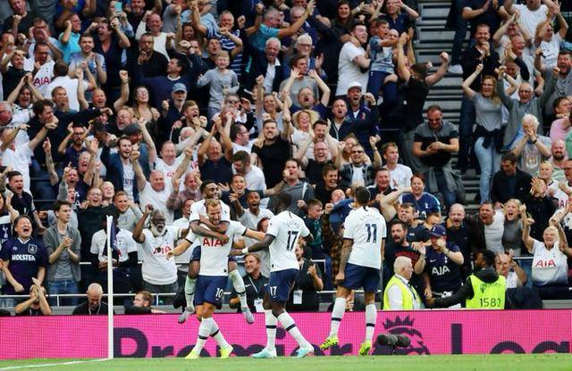 阿姆拉巴特：安东尼不该吃红牌，他并非故意踢对方面部（阿姆拉巴特：安东尼红牌不公，他并非有意踢到对手脸部）