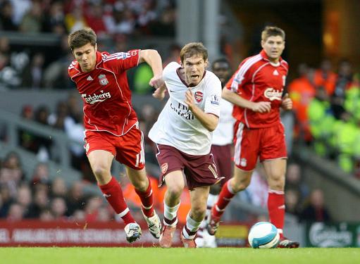 梅西季后赛数据：6场6球7助攻，率迈阿密首夺总冠军（梅西季后赛狂飙：6战6球7助，带领迈阿密首次加冕总冠军）