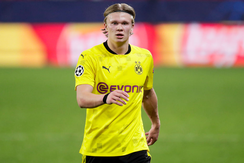 记者：于汉超参加教练员培训班，冬训时以助教身份与申花会合（记者称于汉超正参加教练员培训，冬训将以助教身份与申花汇合）