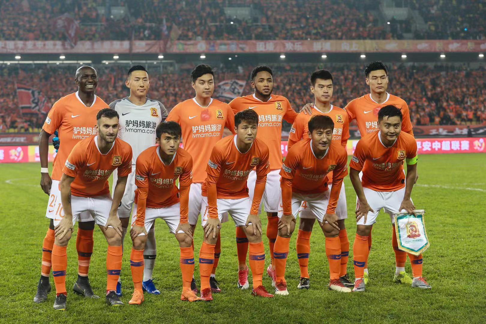 欧冠淘汰赛前瞻：曼城对阵皇家马德里,（欧冠淘汰赛焦点战：曼城迎战皇马）