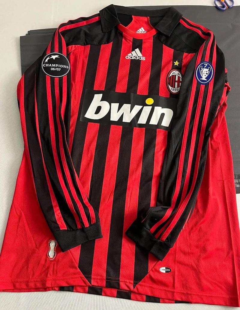 名记曝利物浦力挺斯洛特，将重罚萨拉赫：欧冠内部禁赛+冬窗出售（知名记者：利物浦支持斯洛特，萨拉赫或被队内欧冠停赛并在冬窗出售）