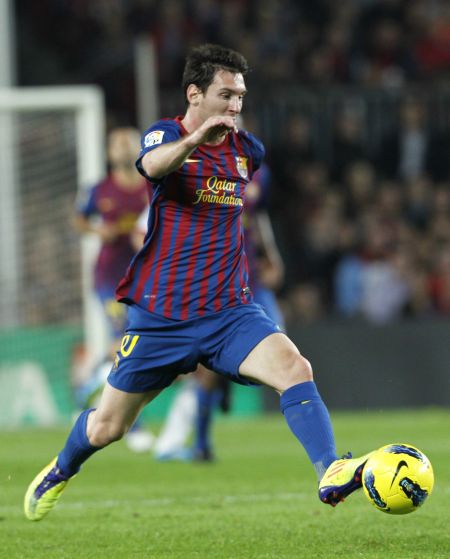 球员暖心动作感动全场（球员贴心举动温暖全场）