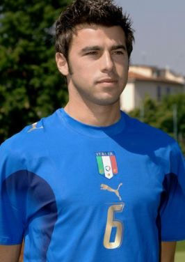 回击里沙利松，加布晒近3场英超北伦敦德比全场最佳奖杯（回敬里沙利松，加布晒出近三次英超北伦敦德比全场最佳奖杯）