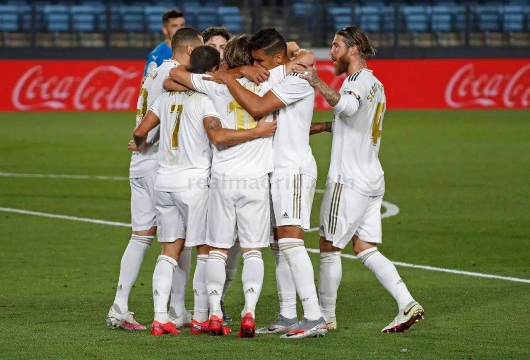 阿尔巴&布斯克茨退役！巴萨官方送上祝福！（阿尔巴与布斯克茨挂靴，巴萨官方送上祝福）