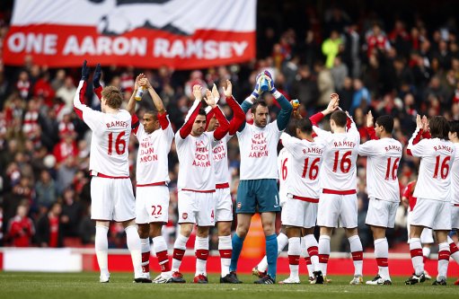 他们的传控从来不拖泥带水（他们的传控干净利落）