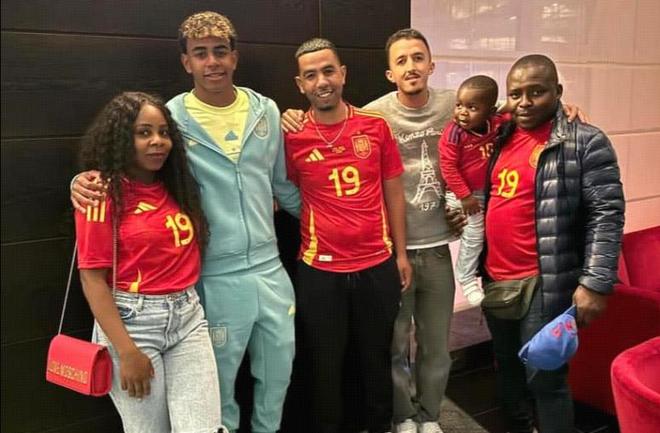 弗兰-加西亚连吃2黄被罚下，阿隆索怒吼：别XXX开玩笑了（弗兰-加西亚两黄变一红遭逐，阿隆索怒吼：别再XXX开玩笑！）