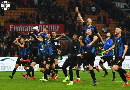 拜仁慕尼黑迎战里斯本竞技：欧冠小组赛终极对决（欧冠小组赛焦点战：拜仁慕尼黑对阵里斯本竞技）