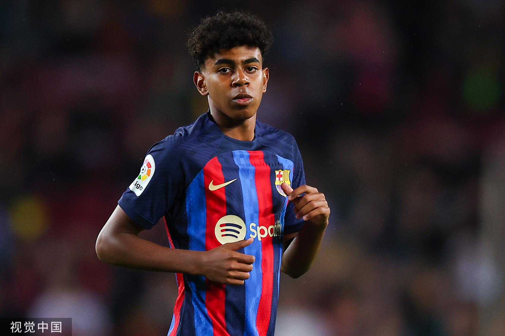 终于有正面贡献！杨瀚森前场板先助攻三分 然后快攻再助攻扣篮