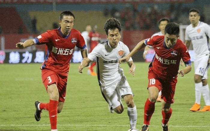 卫报：伯恩茅斯多名后防主力离队，新赛季前景如何尚待观察