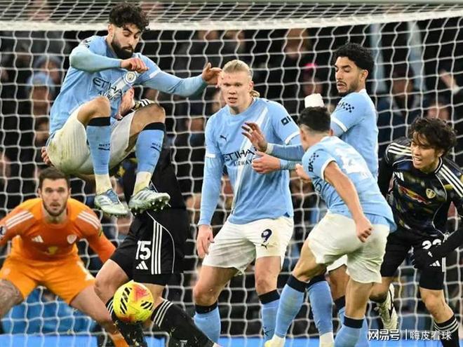 球队在客场打出稳定表现，士气高涨（客场表现稳健，士气正盛）